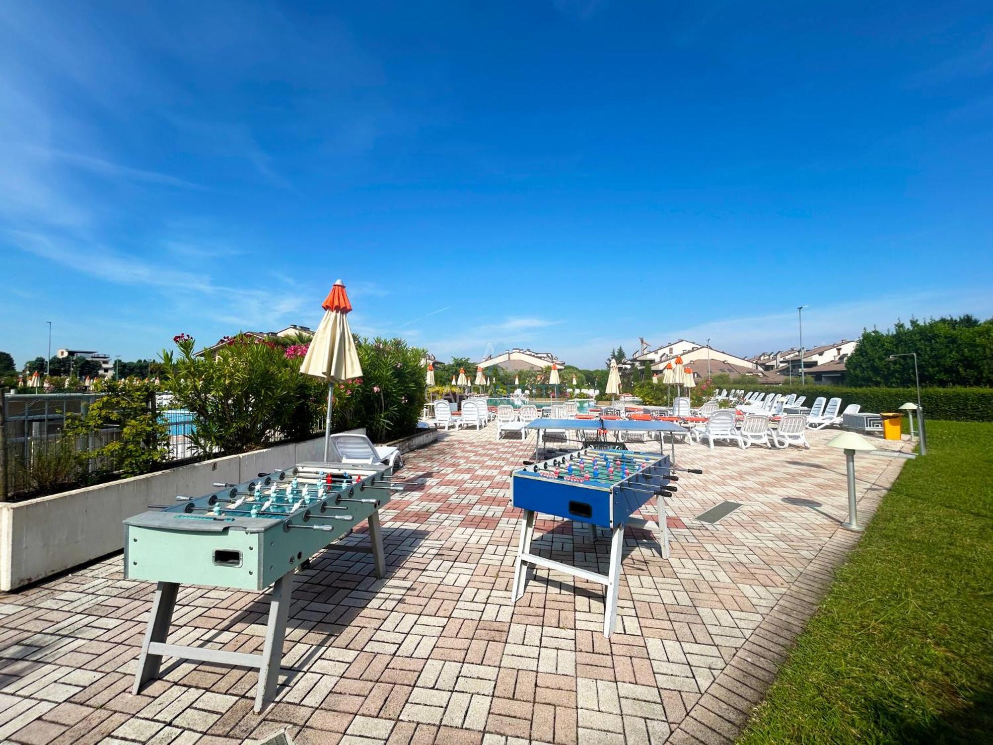 Perla Apartment - 3 Piscine E Un Bar - Desenzano Desenzano del Garda Bagian luar foto